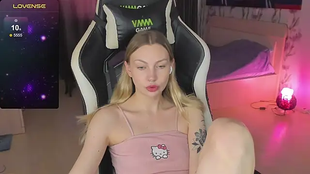 BiMolly online show from March 19, 2025, 8:34 am