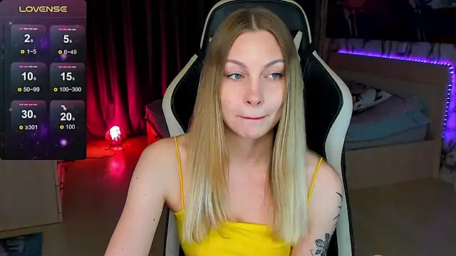 BiMolly online show from September 14, 2025, 9:03 pm