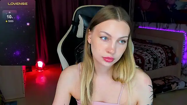 BiMolly online show from October 16, 2025, 8:59 am