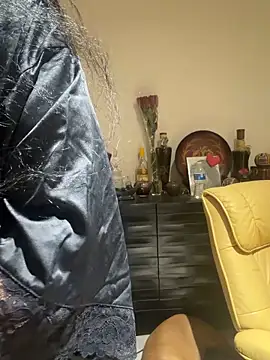 PichyPrettyPussy online show from April 3, 2026, 3:21 pm