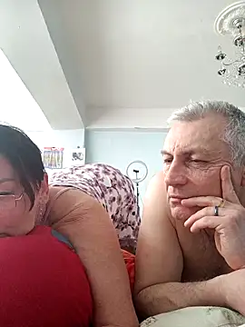  lady red  online show from February 18, 2025, 9:10 am