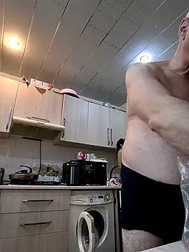  lady red  online show from April 1, 2026, 2:36 pm