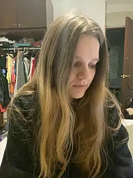 -MimmiLissa- online show from April 13, 2026, 11:10 pm