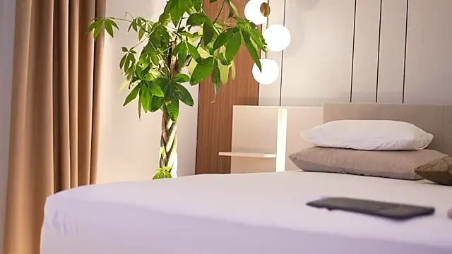 DoviaClaire online show from February 14, 2026, 8:00 am