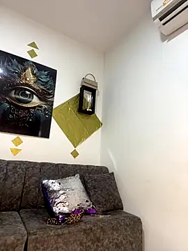 Shantal Lovee online show from November 23, 2025, 6:08 pm