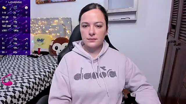 angelaagomez online show from October 16, 2025, 5:58 pm