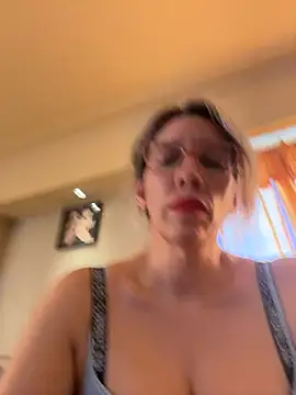 Snapshot of Gatitacarlita chatting on November 22, 2025, 6:51 pm Gatitacarlita online show from November 22, 2025, 6:51 pm