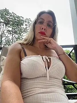 Gatitacarlita online show from April 7, 2026, 1:00 pm