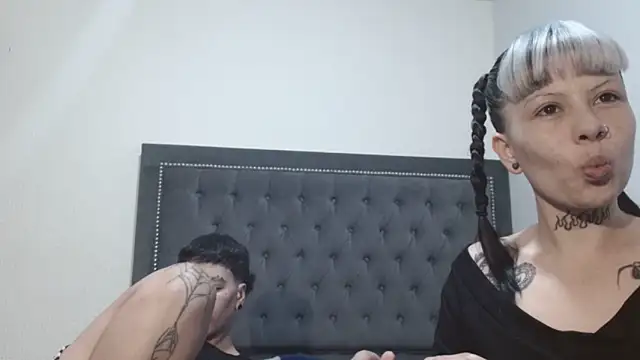 dulce maria x online show from April 5, 2026, 12:57 pm