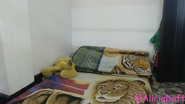 Smoke trip Alicia online show from March 10, 2026, 3:00 am