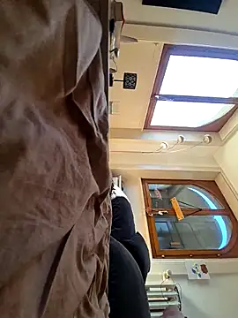 Snapshot of Fifon90 chatting on September 19, 2025, 11:33 am Fifon90 online show from September 19, 2025, 11:33 am