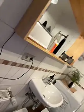 Snapshot of Jayjay1999x chatting on January 6, 2025, 1:30 pm Jayjay1999x online show from January 6, 2025, 1:30 pm