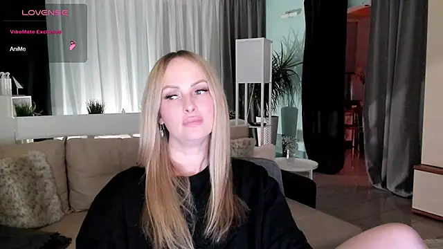 Libby Nora online show from December 12, 2024, 2:33 pm