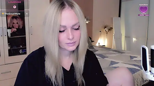 Libby Nora online show from October 27, 2025, 10:08 am