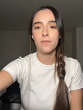 swrennn19 online show from February 4, 2025, 12:08 am