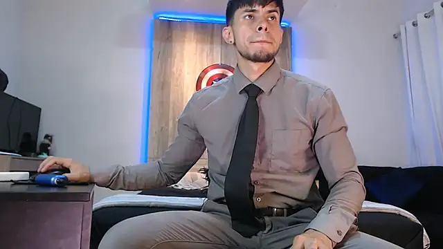 Andrew 4  online show from February 21, 2025, 4:18 am