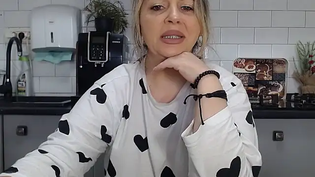 Snapshot of erikaerika chatting on February 14, 2025, 8:31 am erikaerika online show from February 14, 2025, 8:31 am