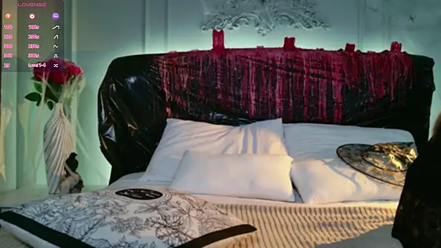 Eille Elfie online show from October 21, 2025, 5:52 am