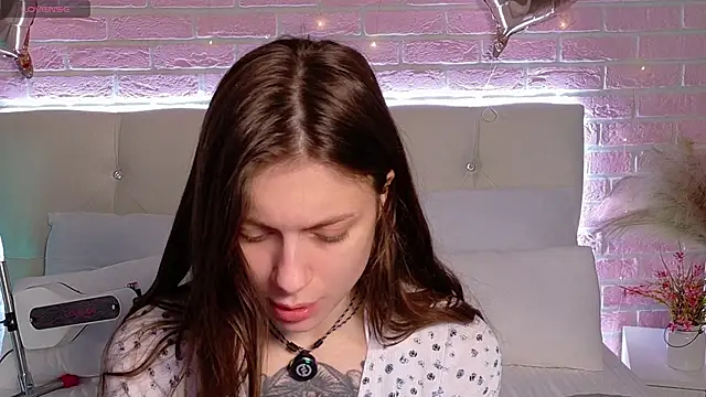 Eille Elfie online show from November 20, 2025, 4:45 am