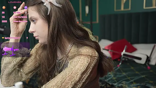 Eille Elfie online show from January 16, 2026, 5:22 am