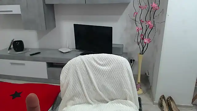 JullieMilf online show from January 3, 2025, 4:59 pm