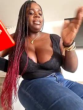 Adrilovechocolate online show from May 22, 2026, 6:57 pm