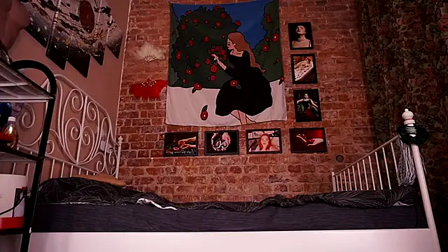 Evelively online show from November 5, 2025, 3:06 am