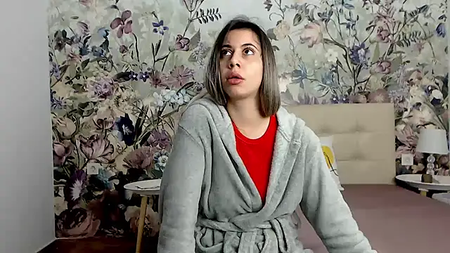 RoseDiamond06 online show from November 3, 2025, 9:54 am