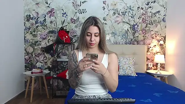 RoseDiamond06 online show from April 20, 2026, 3:59 pm