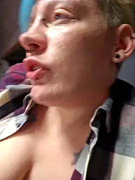 Snapshot of PinkTheHawk chatting on December 11, 2024, 7:25 pm PinkTheHawk online show from December 11, 2024, 7:25 pm