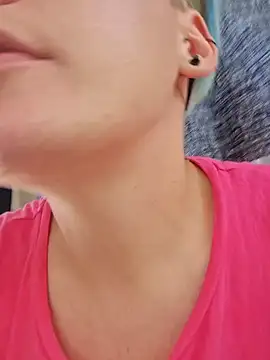 Snapshot of PinkTheHawk chatting on December 14, 2024, 11:01 pm PinkTheHawk online show from December 14, 2024, 11:01 pm