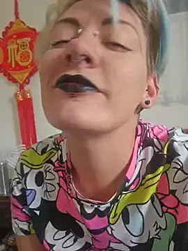 Snapshot of PinkTheHawk chatting on January 4, 2025, 11:59 pm PinkTheHawk online show from January 4, 2025, 11:59 pm