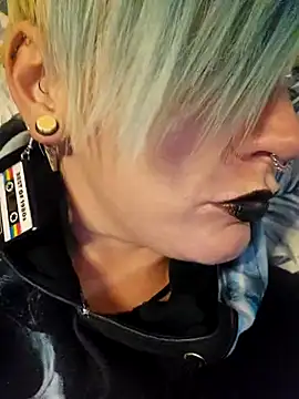 Snapshot of PinkTheHawk chatting on January 10, 2025, 10:28 am PinkTheHawk online show from January 10, 2025, 10:28 am