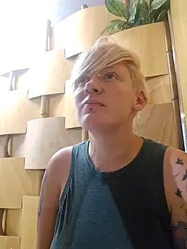 Snapshot of PinkTheHawk chatting on February 9, 2025, 6:58 pm PinkTheHawk online show from February 9, 2025, 6:58 pm