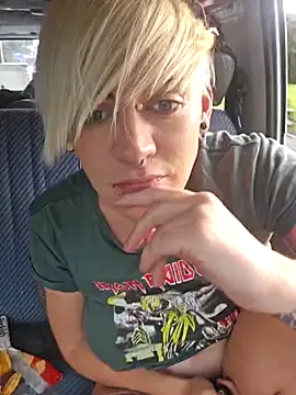 Snapshot of PinkTheHawk chatting on March 9, 2025, 5:11 am PinkTheHawk online show from March 9, 2025, 5:11 am