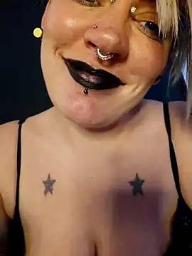 Snapshot of PinkTheHawk chatting on September 13, 2025, 9:09 am PinkTheHawk online show from September 13, 2025, 9:09 am