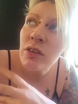 PinkTheHawk online show from December 4, 2025, 2:54 am