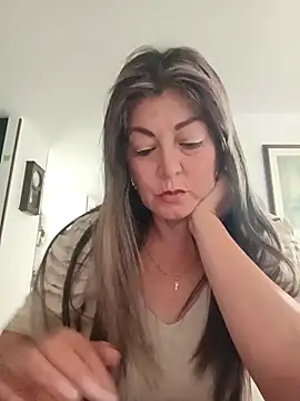 emma tour online show from April 15, 2026, 7:58 pm