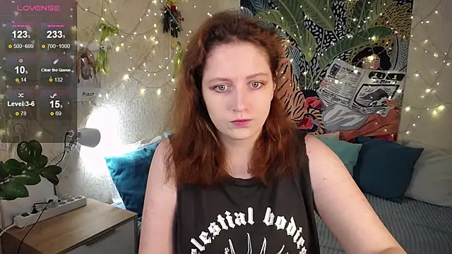 Snapshot of Dexy_Red chatting on October 8, 2025, 9:01 pm Dexy Red online show from October 8, 2025, 9:01 pm