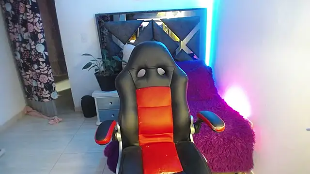 Salo hot04 online show from January 21, 2025, 12:57 am