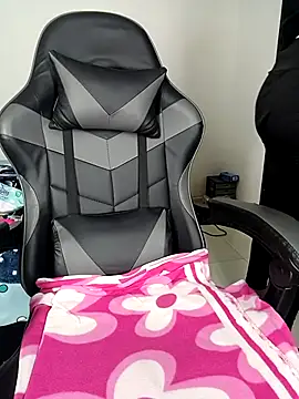 sandylau online show from February 25, 2025, 12:13 pm