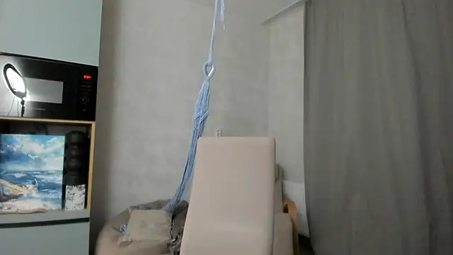 why again me online show from November 7, 2025, 9:04 pm