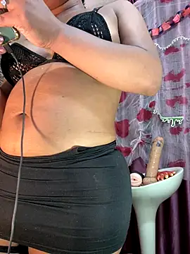 Snapshot of Newshantal_ chatting on October 12, 2025, 1:48 am Newshantal online show from October 12, 2025, 1:48 am