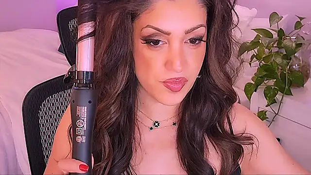 Wonderful Woman online show from March 24, 2026, 4:50 am