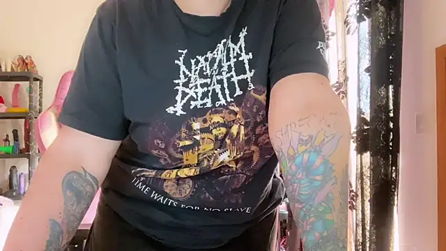 kisicaxx online show from February 12, 2026, 10:43 am