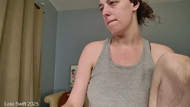 LeiaSwift online show from October 5, 2025, 9:07 am