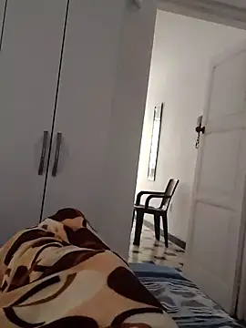 alejavier28 online show from April 28, 2026, 2:22 pm