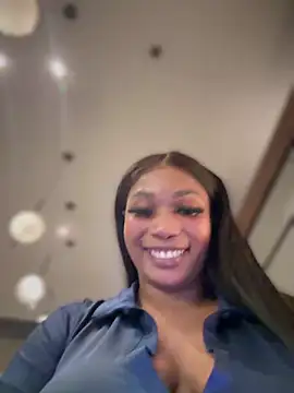 Snapshot of __Nessa__ chatting on January 18, 2025, 6:43 pm   Nessa   online show from January 18, 2025, 6:43 pm