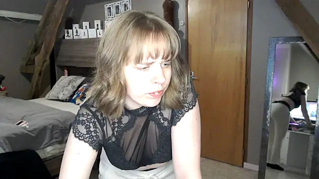 Snapshot of MissGirly chatting on February 20, 2025, 8:47 pm MissGirly online show from February 20, 2025, 8:47 pm