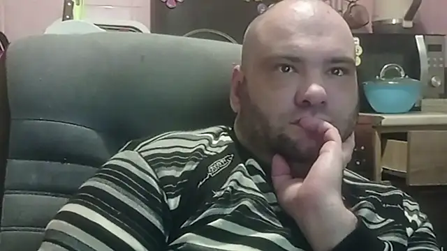 Snapshot of scuban87 chatting on March 31, 2026, 11:38 pm scuban87 online show from March 31, 2026, 11:38 pm